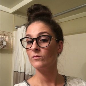 Meet your Posher, Carrie